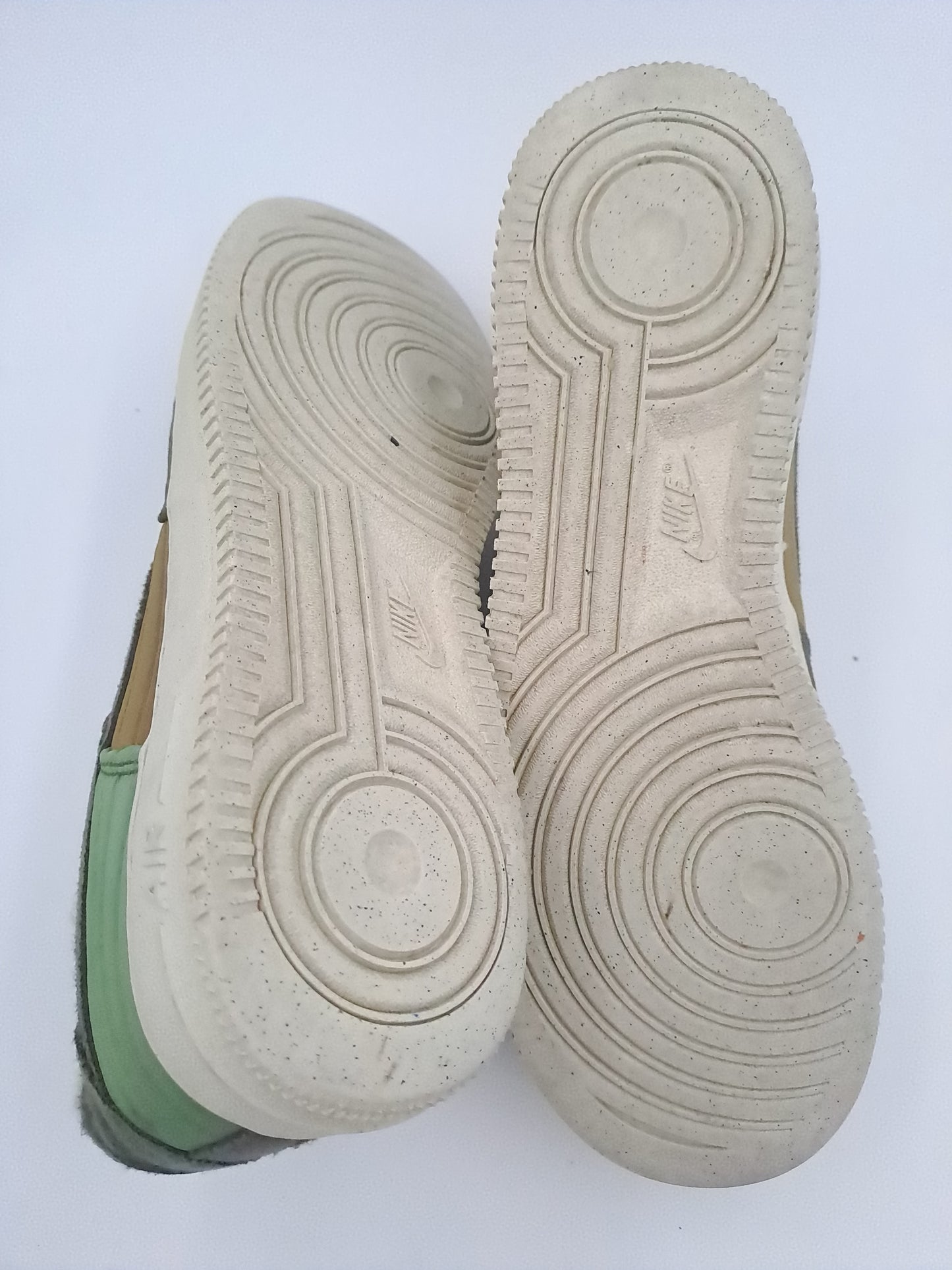 Nike Air Force 1 low toasty oil green taille 42
