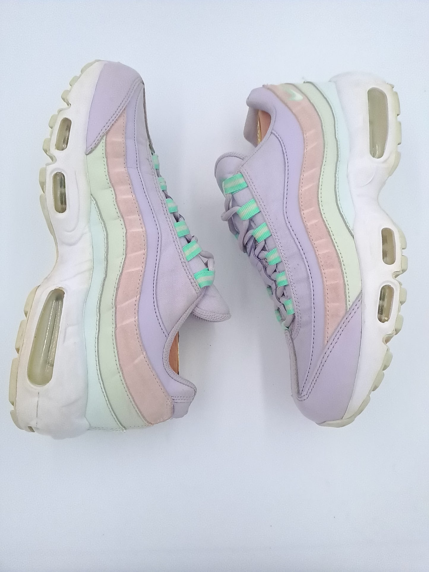 Nike Air Max 95 lavender taille 40,5