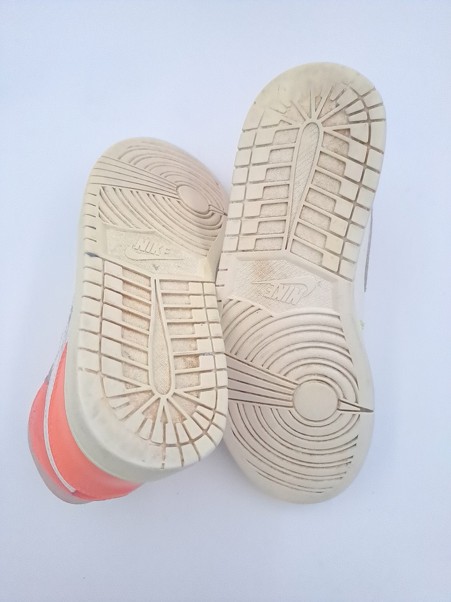 Nike Jordan 1 mid first coach taille 40,5