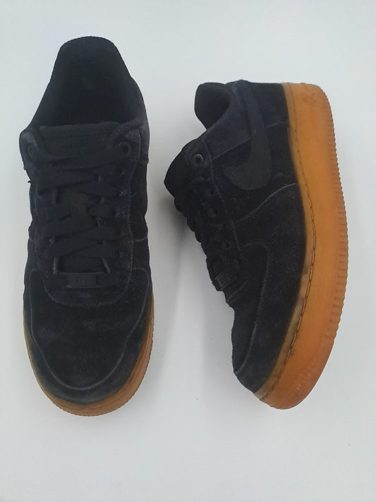 Nike Air Force 1 low black gum taille 37,5