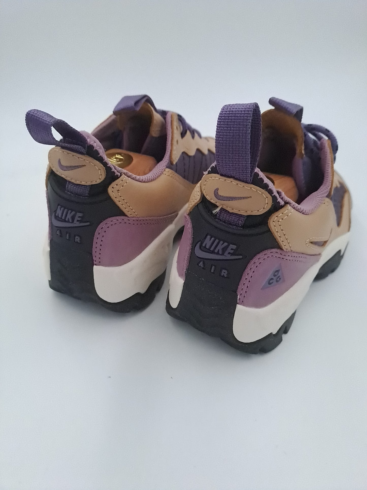 Nike ACG Air mada tan vachetta purple canyon taille 40