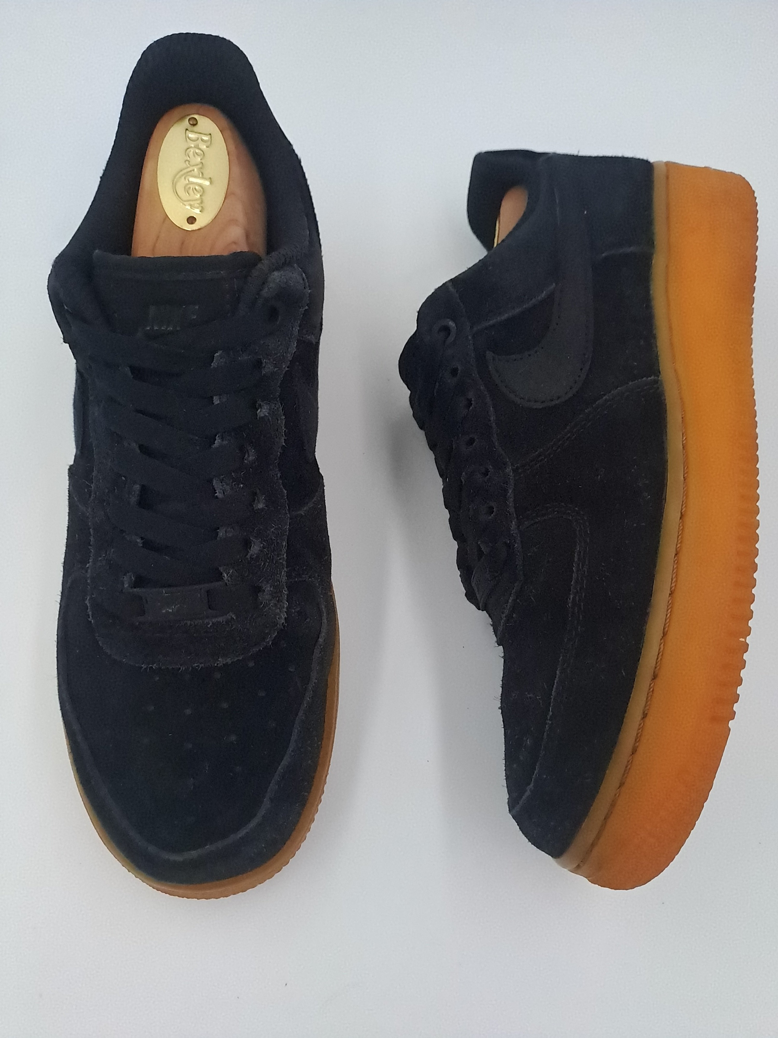 Nike air force 1 orange sole on sale