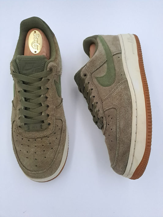 Nike Air Force 1 low suede khaki taille 40