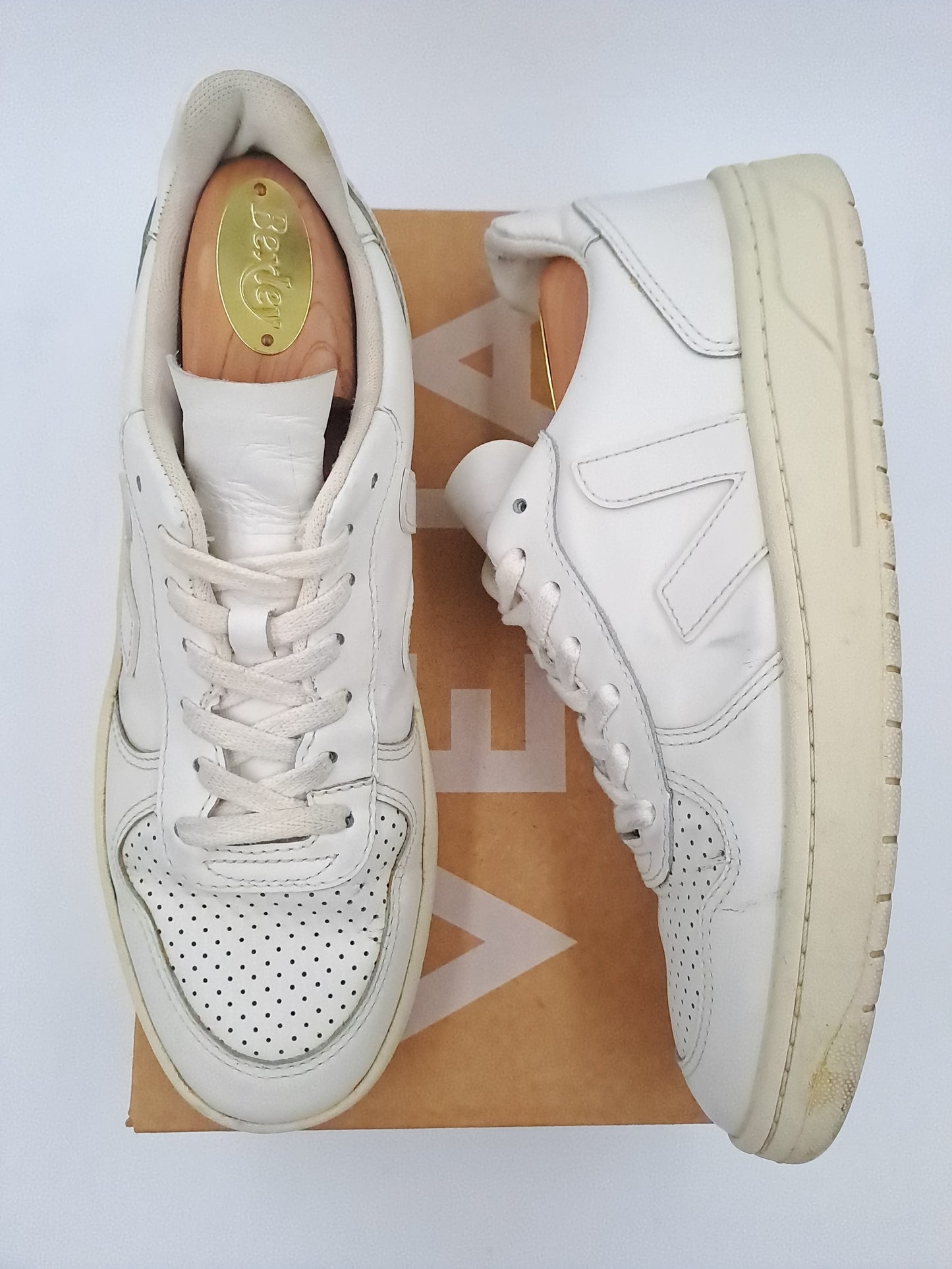 Veja V-10 leather extra white taille 40