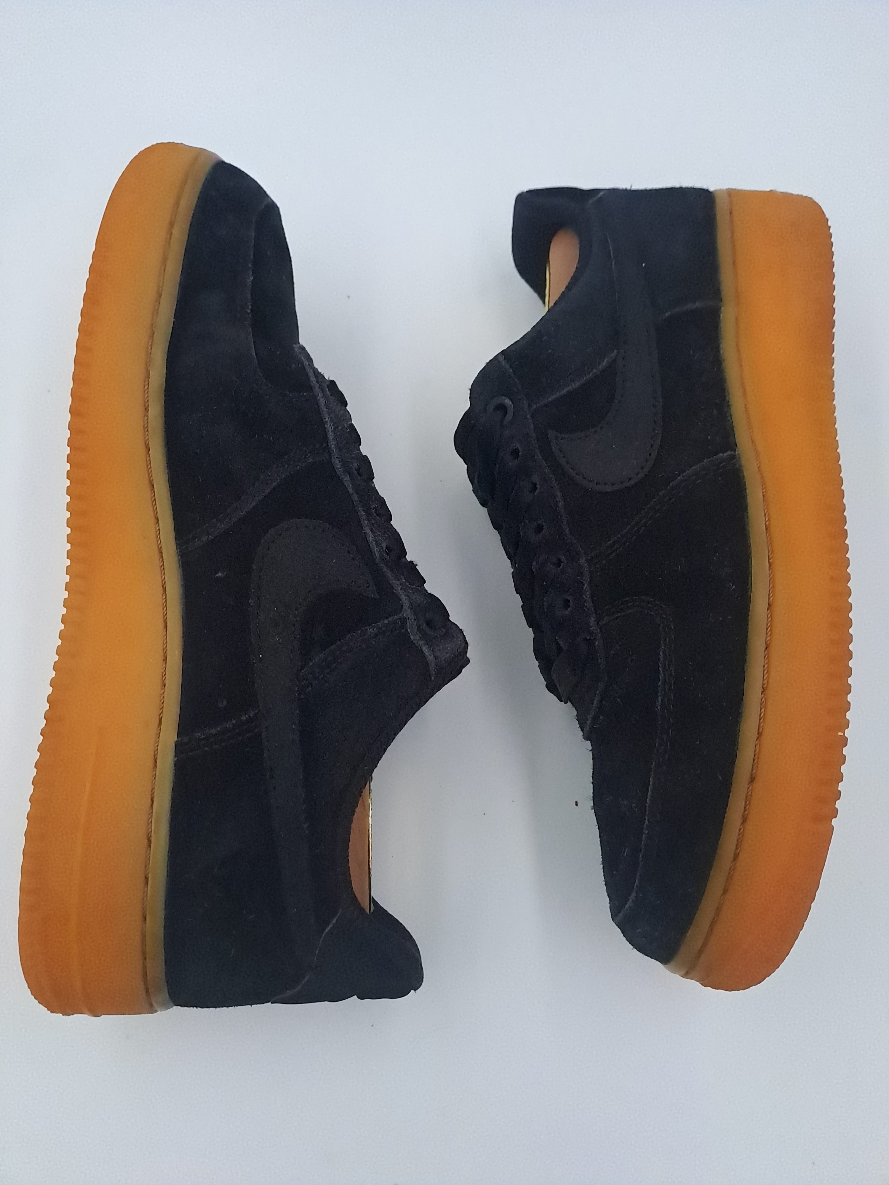 Nike Air Force 1 low black gum taille 40 EMBS.sneakers