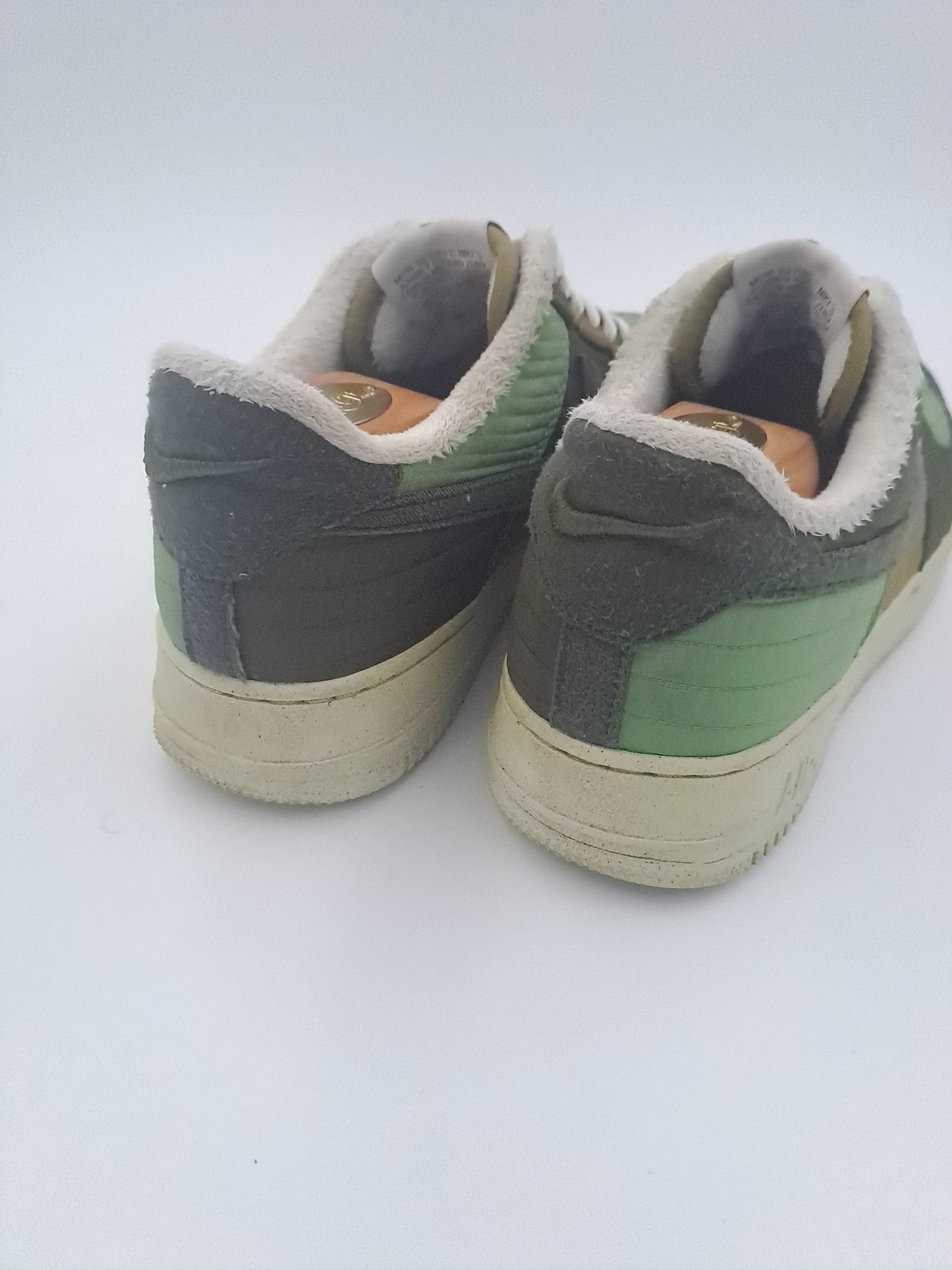 Nike Air Force 1 low Toasty oil green taille 43